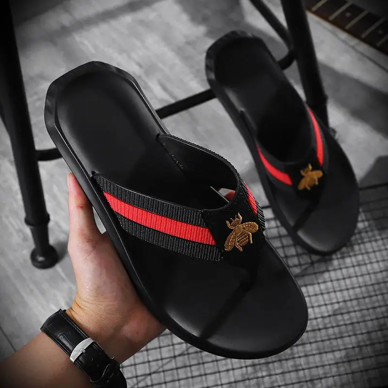 

Summer slippers men embroidered bee green stripes outer wear 2020 fashion beach shoes non-slip flip flops sandals men shoes