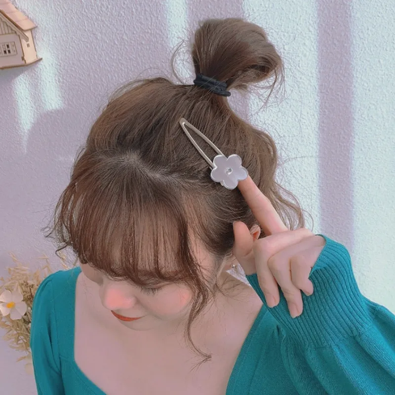 

New Mirror Flower Hairpin Punk Girl Sweet Hip Hop Reflective Metal Duckbill HairClip Girl Punk for Women and Children Headdress