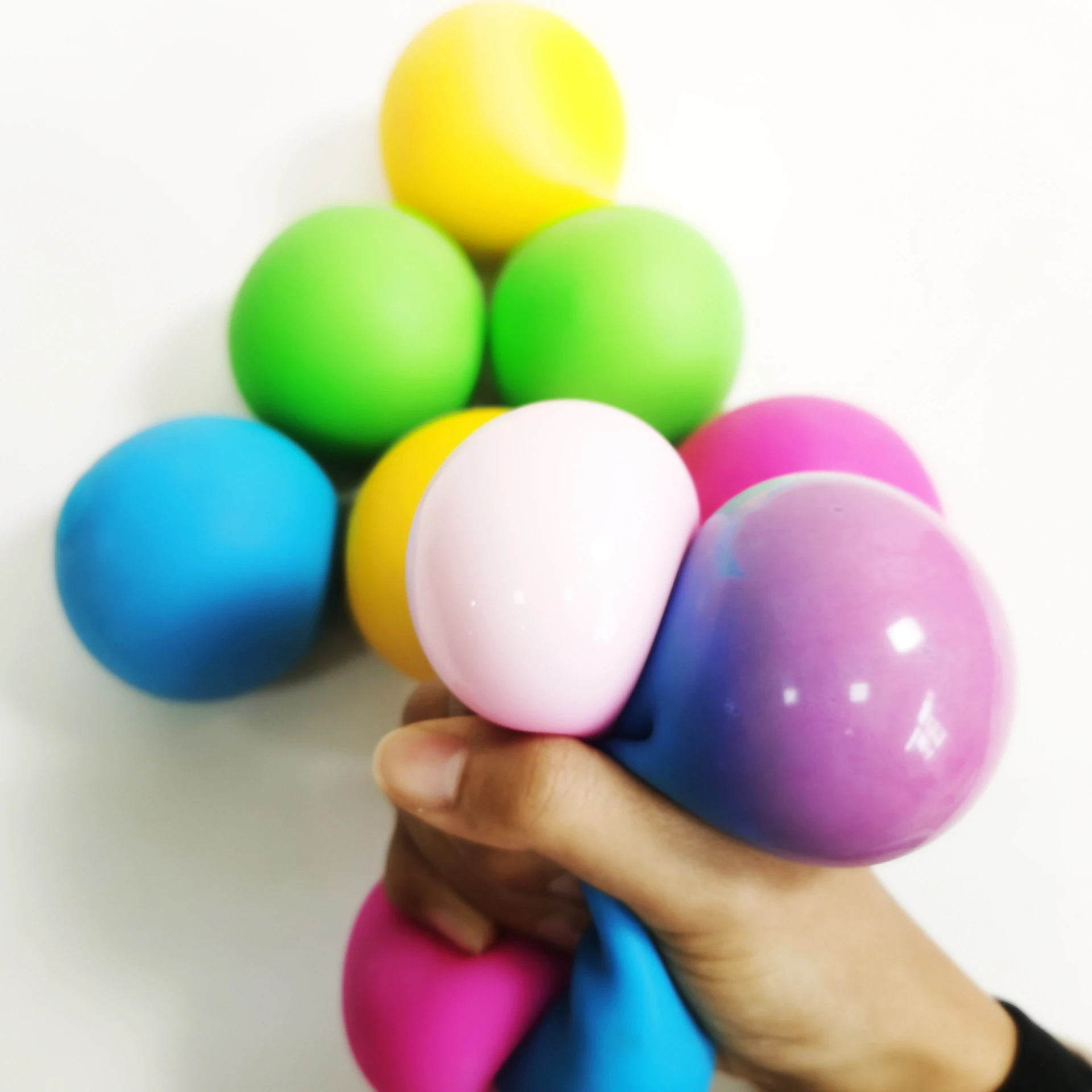 Шарики для снятия стресса детей и взрослых антистрессовые меняющие цвет