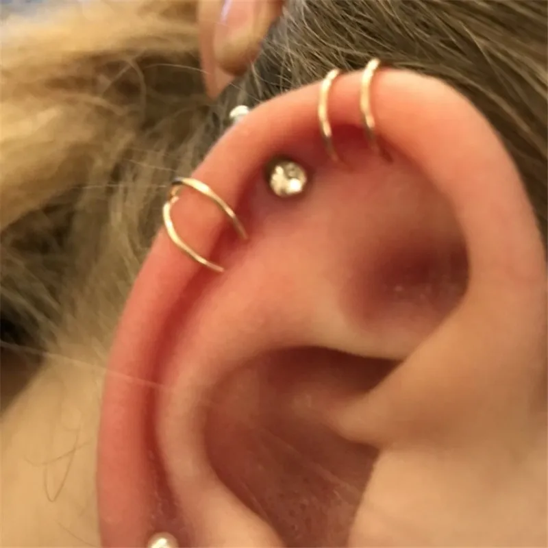 Женские серьги-клипсы в стиле панк BUENOS модные золотые с гвоздиками и узором |