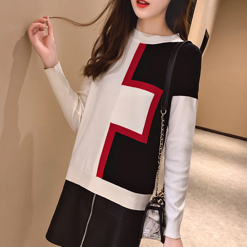 Женский трикотажный свитер пуловер контрастных цветов в стиле пэчворк с длинным