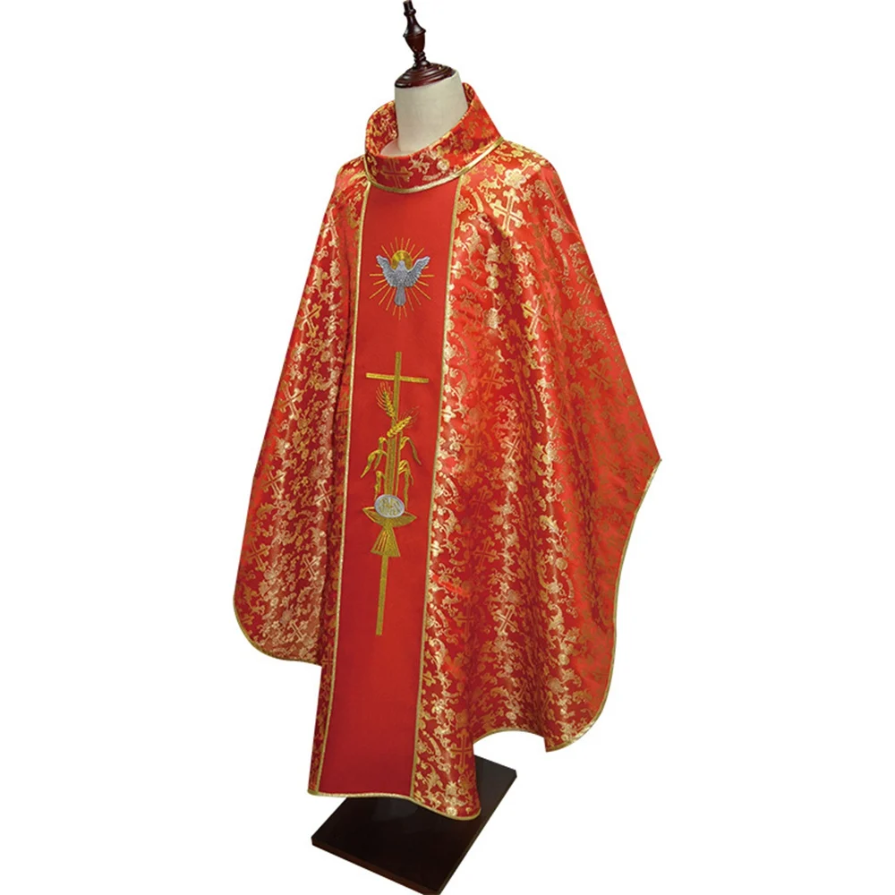 Платье священника. Одежда католического священника. Одежда духовенства. Расписные одеяния священников. Одежда архиепископа.