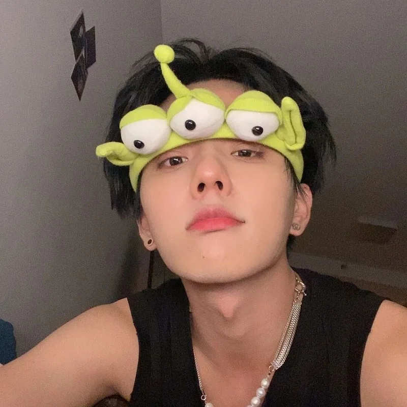 

Funny Animal Makeup Headband Wide-brimmed Elastic Hairbands Cute Anime Alien Cosplay Hair Bands Women Kawaii Accessories