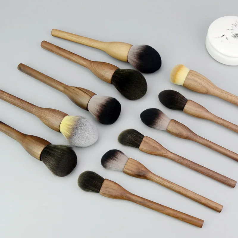 

New European Vintage Makeup Brushes Log handle High Quality Loose Powder Blush Foundation Brush Super Soft Cosmetic Makeup Tools