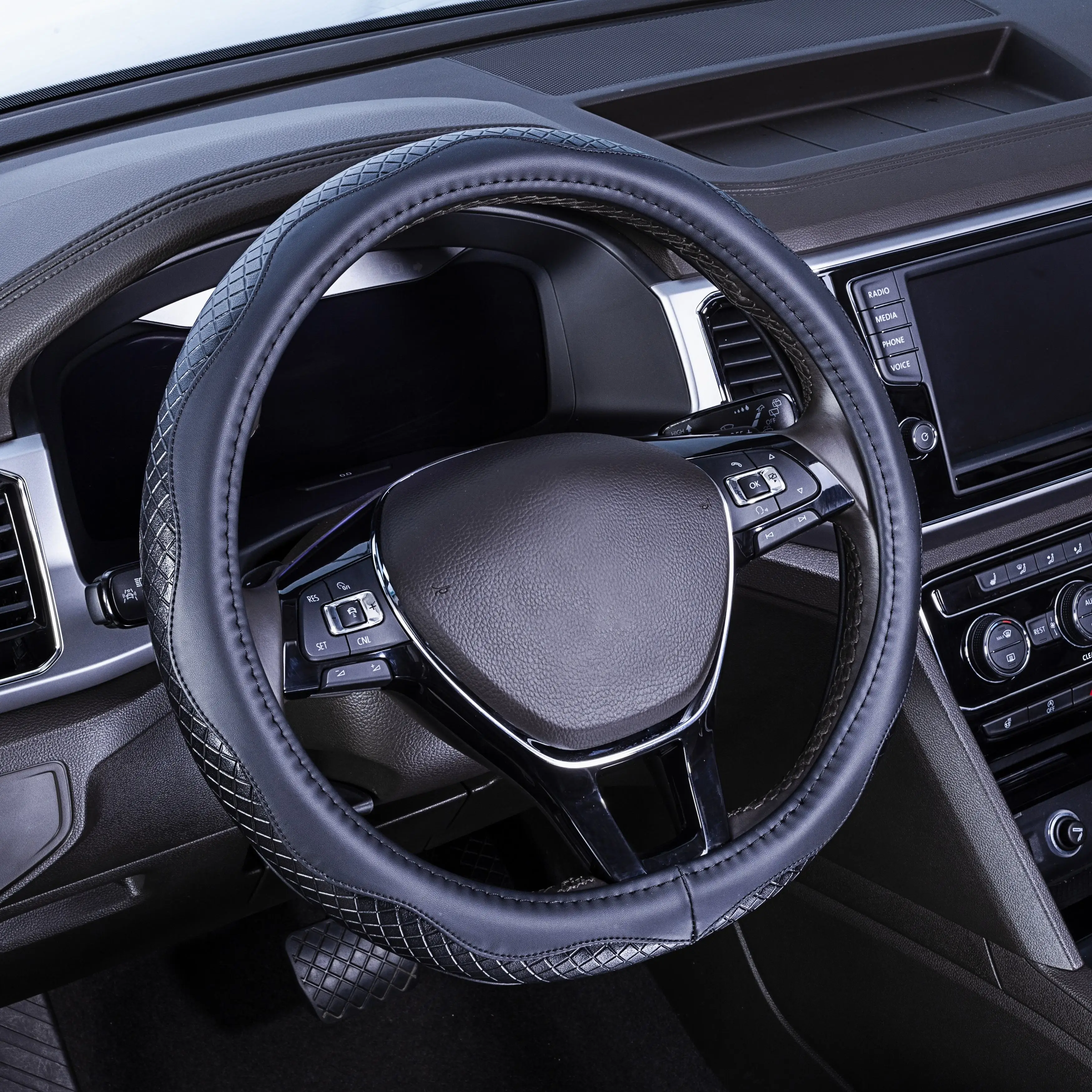 

Higher 3-spoke universal leather steering wheel protector odorless anti-slip PU steering wheel cover