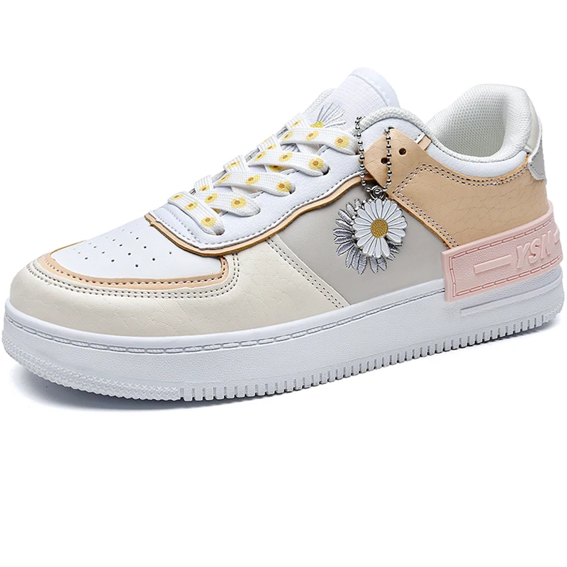 

Кроссовки женские кожаные, на толстой подошве