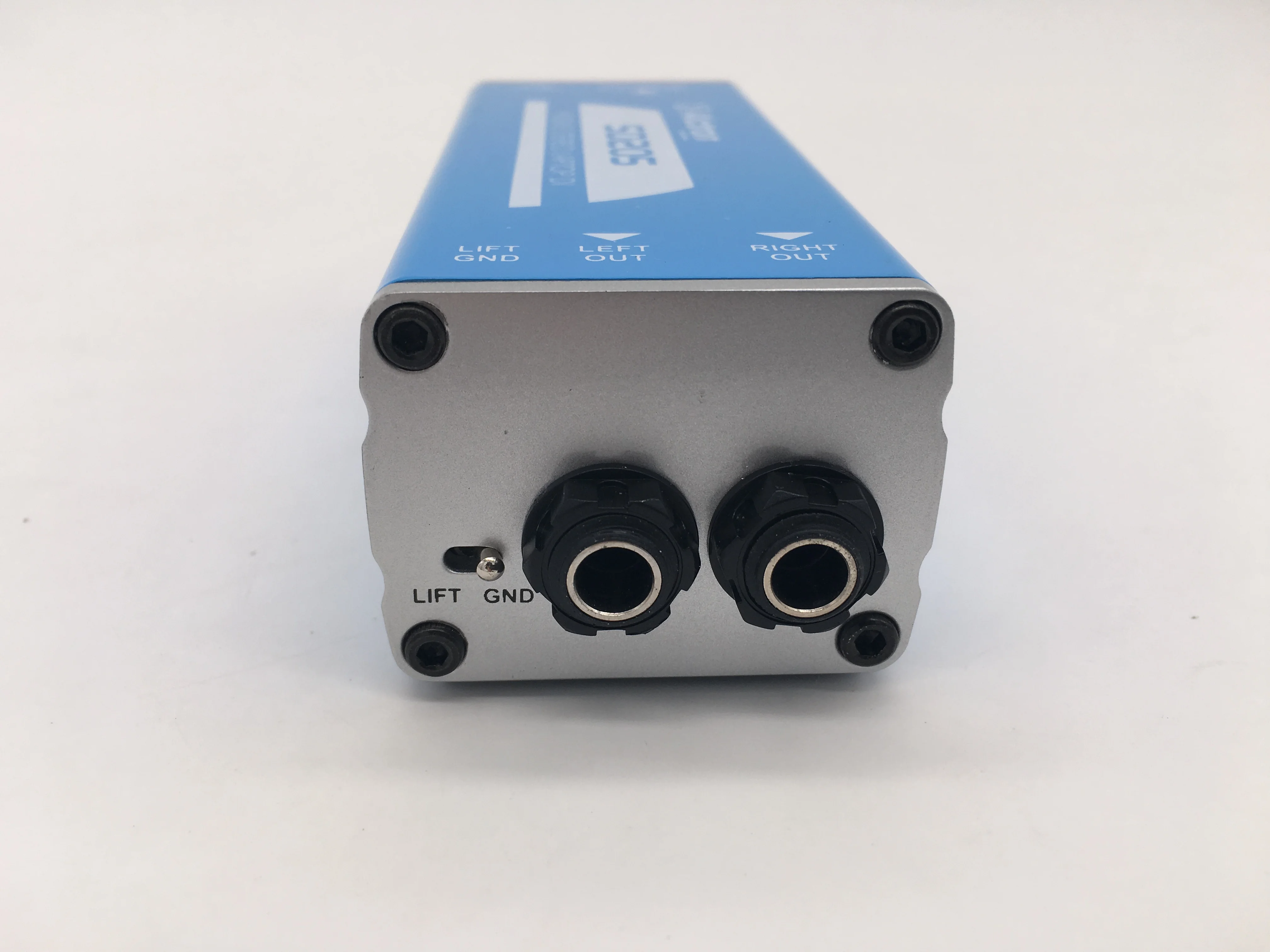 Пассивный стерео ди-бокс Alctron SD205 преобразует небалансированный в