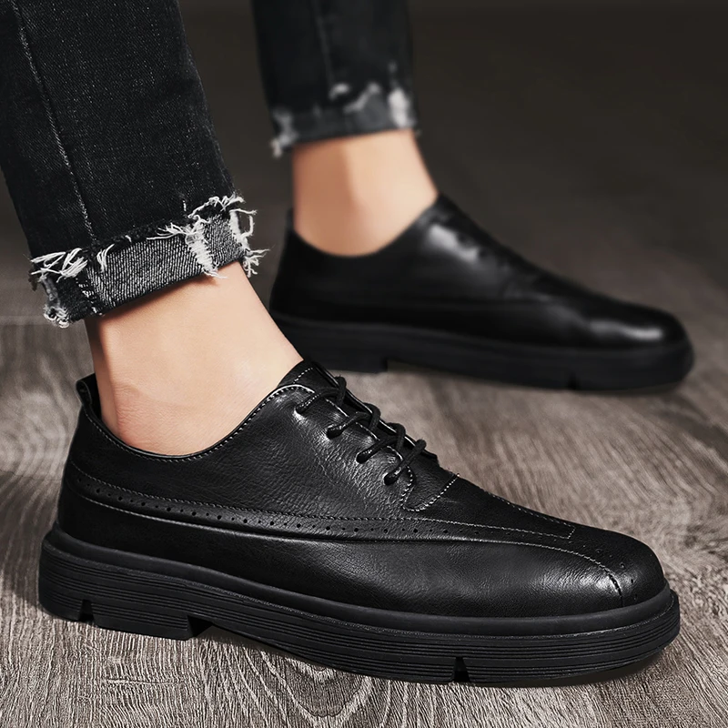 

Classic Designer Men Casual Shoes lac up Fashion Sneakers Leather Soft Rubber Men Flats Shoes outdoor black Mens Shoes Footwear