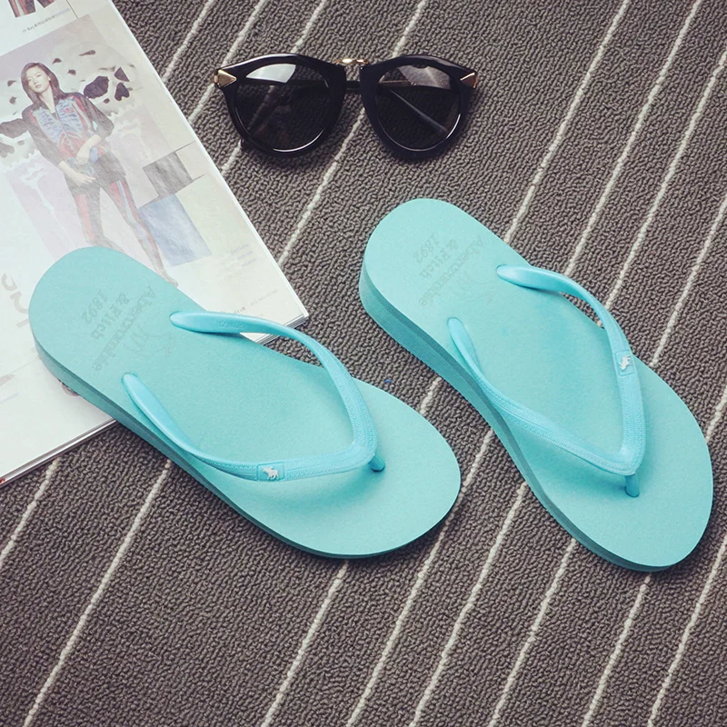 

Summer Fashion Slippers High-Heeled Sandals Slope With Thick Bottom Casual Beach Shoes Ladies
