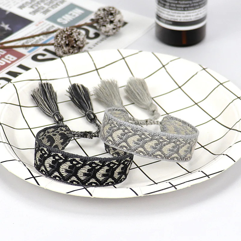 

Fashion Handmade Signature Embroidered Color Cotton Bridesmaid Women's Men's Woven Tassel Adjustable Lover Bracelet Wholesale