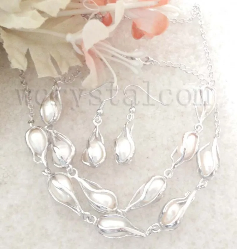 Комплект из колье браслета и сережек с натуральным белым искусственным