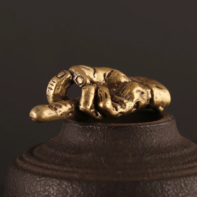 Латунные ручные брелки среднего пальца подвески брелок креативные медные DIY