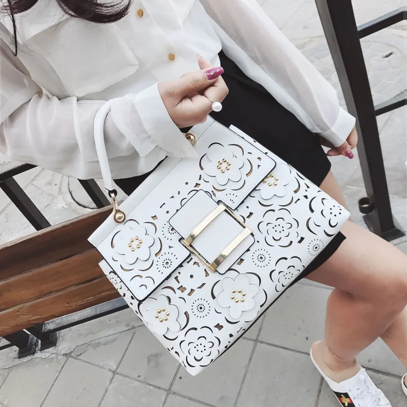 

Designer Hollow Out Flowers Bag Women Shoulder Bags Famous Brand Quilted Bag Luxury Handbags Women Bags Designer