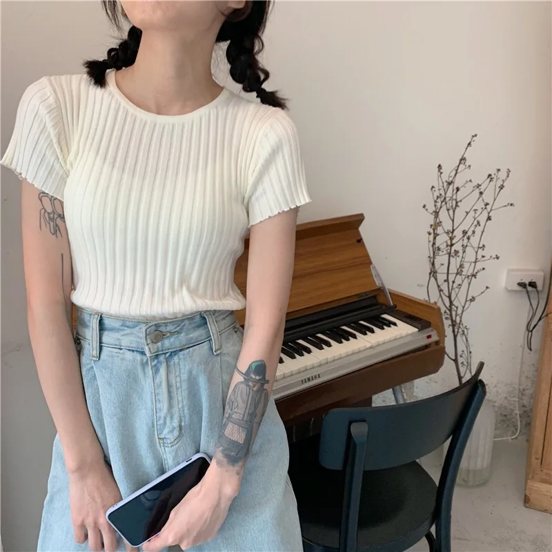 Женская летняя приталенная куртка однотонная короткая футболка с коротким