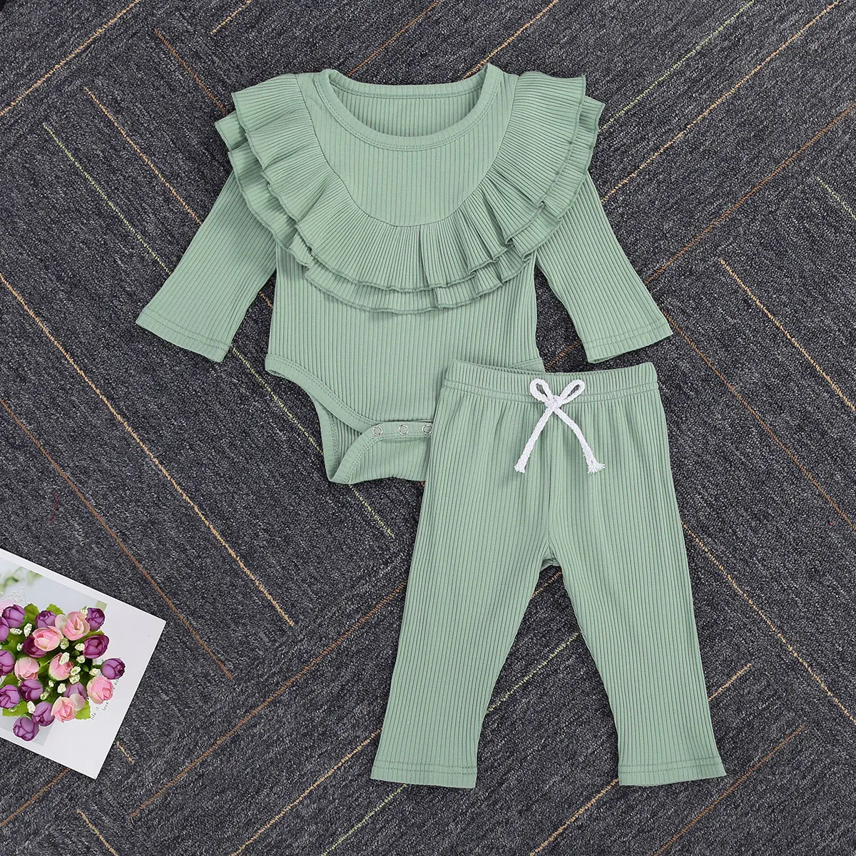 2 шт. двухслойный комбинезон с длинным рукавом и оборками + брюки на шнуровке |