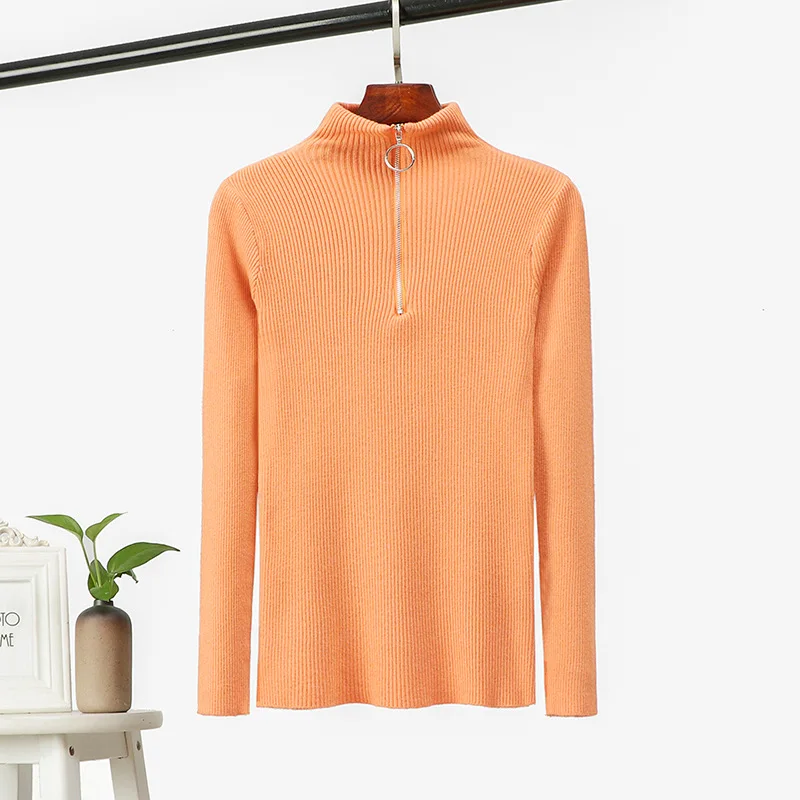 Женский трикотажный свитер с высоким воротником однотонный теплый облегающий