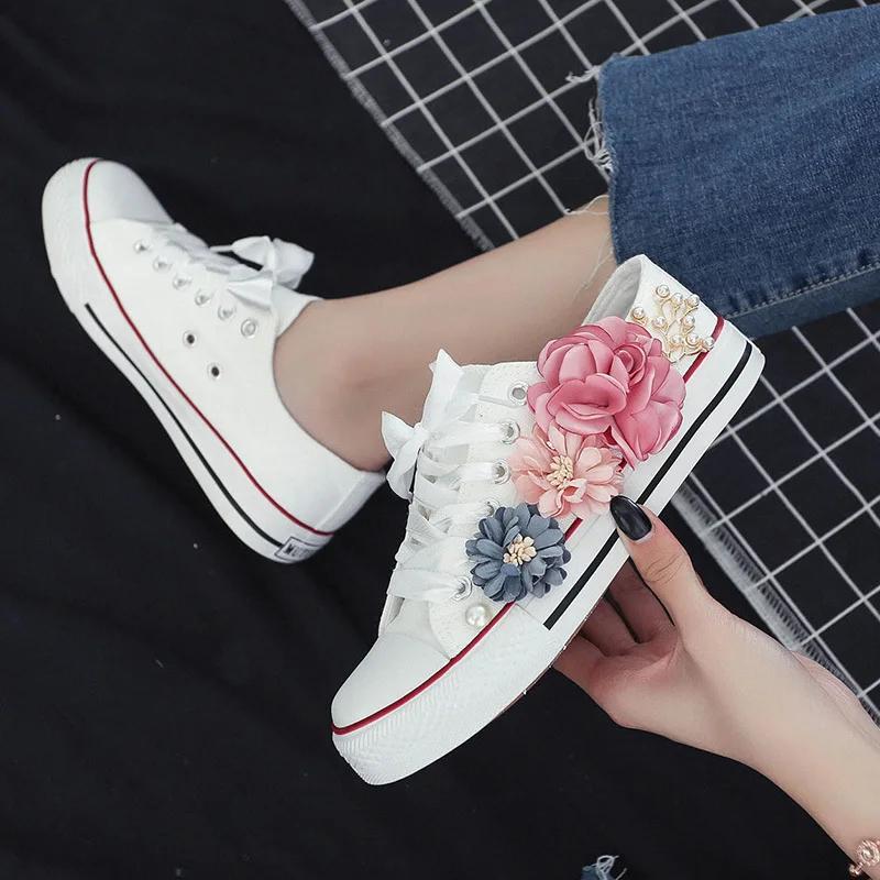 

Fashion Sneakers Women Handmade Flower Running Canvas 2021 New Zapatillas Mujer Casual Flat Vulcanized White Shoes Autumn Sweet