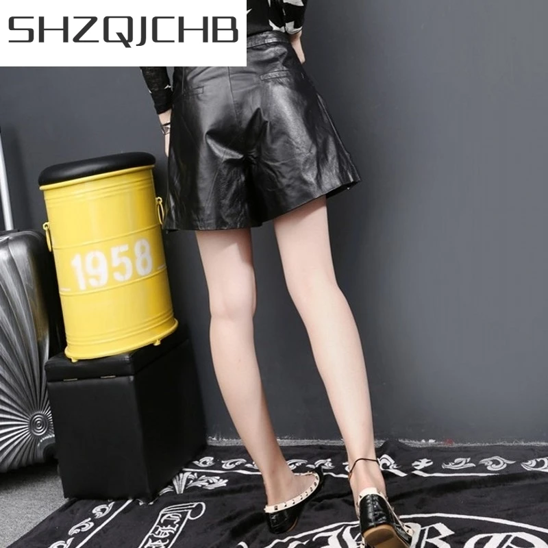 

JCHB 2021 High Street Pockets Womens Loose Fit Wide Leg Shorts Autumn Winter New Fashion Genuine Leather Sheepskin Shorts Plus S