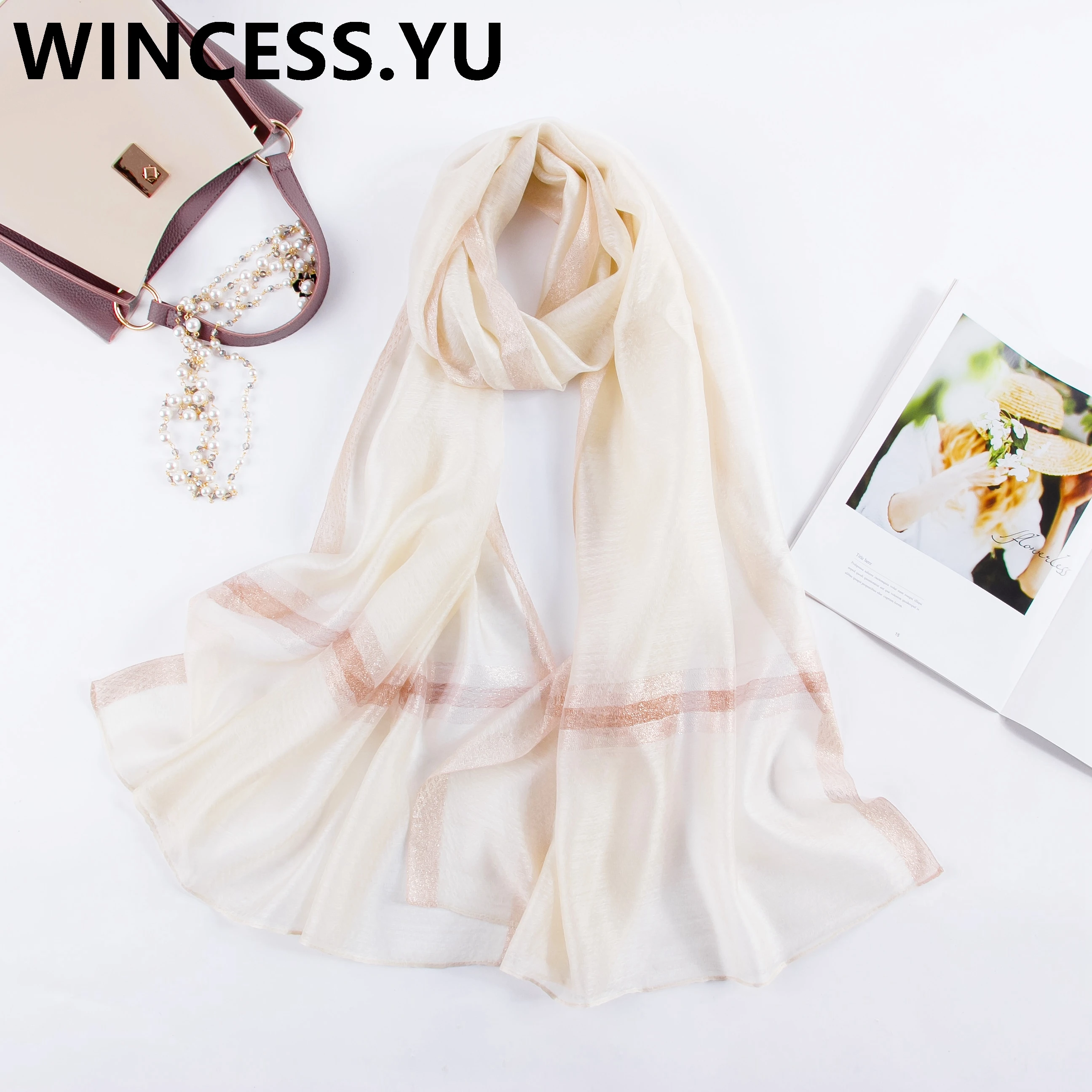 Женский шарф из шёлка в этническом стиле |