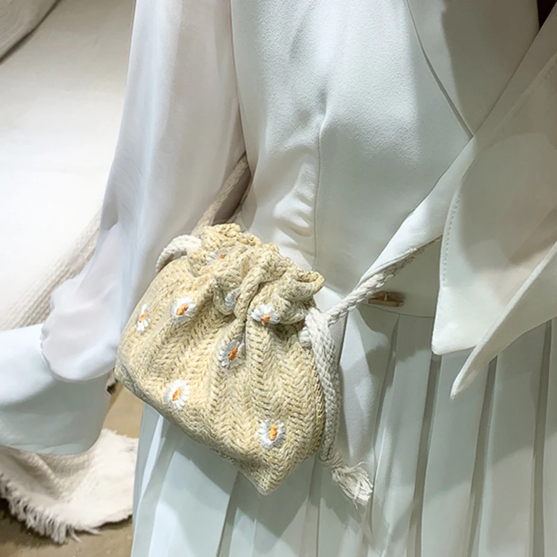 

Rattan Women Summer Beach Shoulder Bags Straw Weave Bucket Handbags Totes Casual Handbags Retro Mini Bag