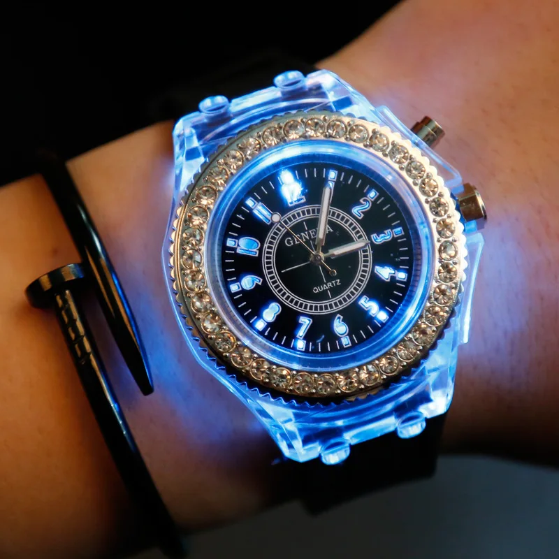 

Nightlight Luminous Watch Men Women Diamond LED Flash Couple Silicon Geneva Quartz Wrist Watches Relogio Musculino