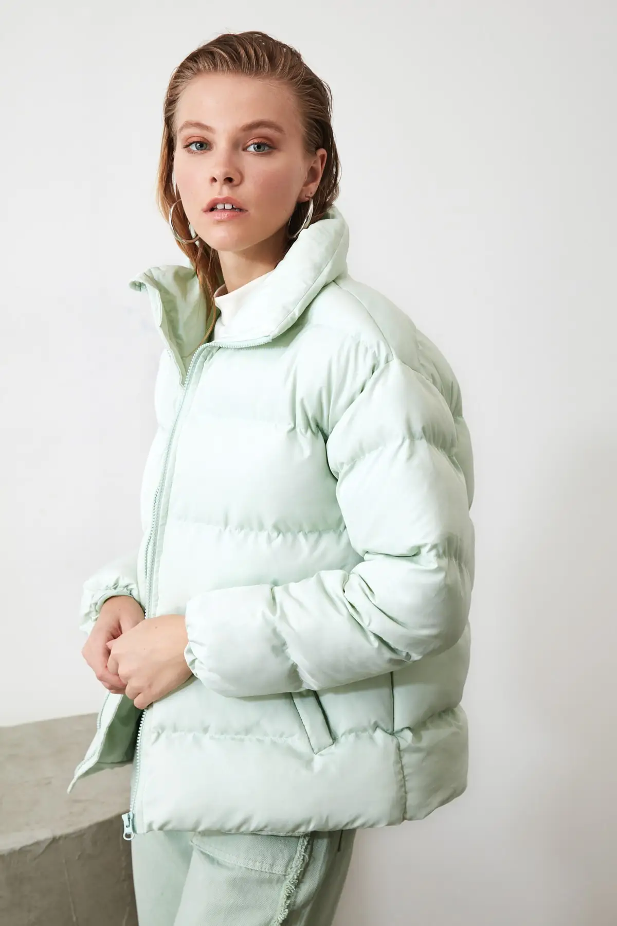 Trendyol Oversize Right Collar Inflatable Coat TWOAW21MO0045