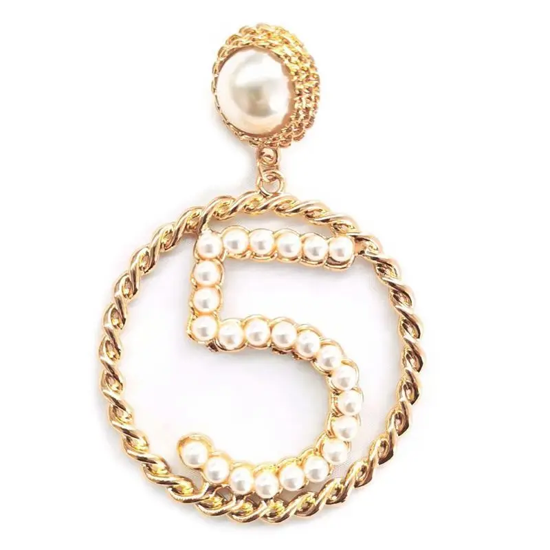 

Baroque Pearl Earrings Retro Metal Braided Letter Earring for Women Trendy Big Circle Earrings Hoop Ribbon Earring Studs Jewelry