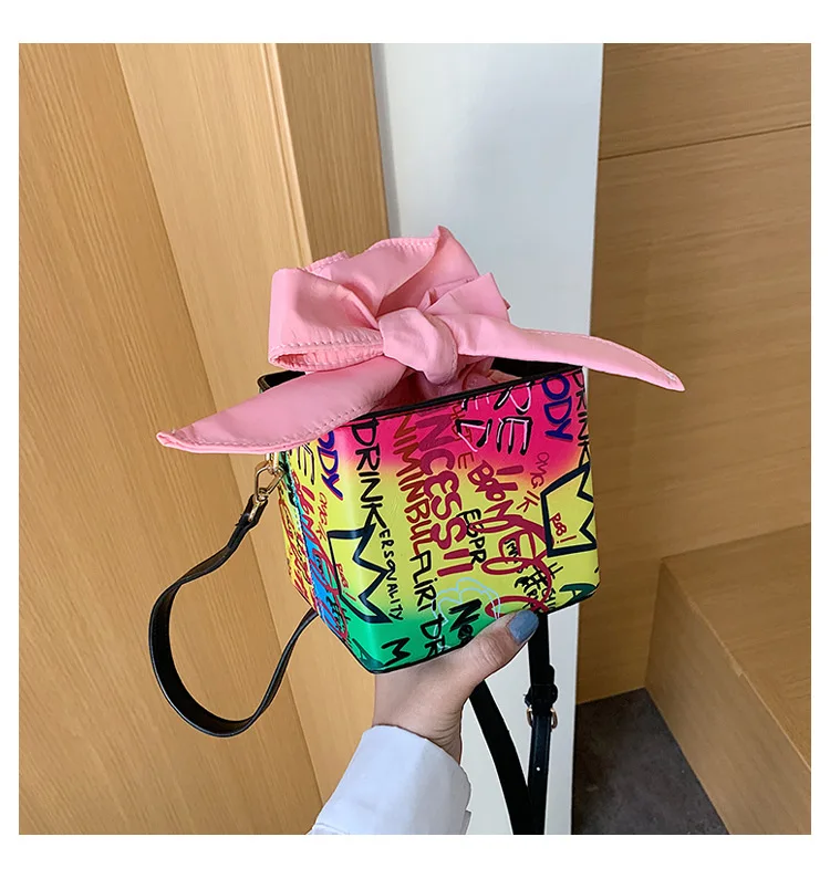 

2021 Colorful Graffiti Shoulder Cross-border Personalized Letter Handbag Fashion Small Female Mini Square Bucket Bag for Wom