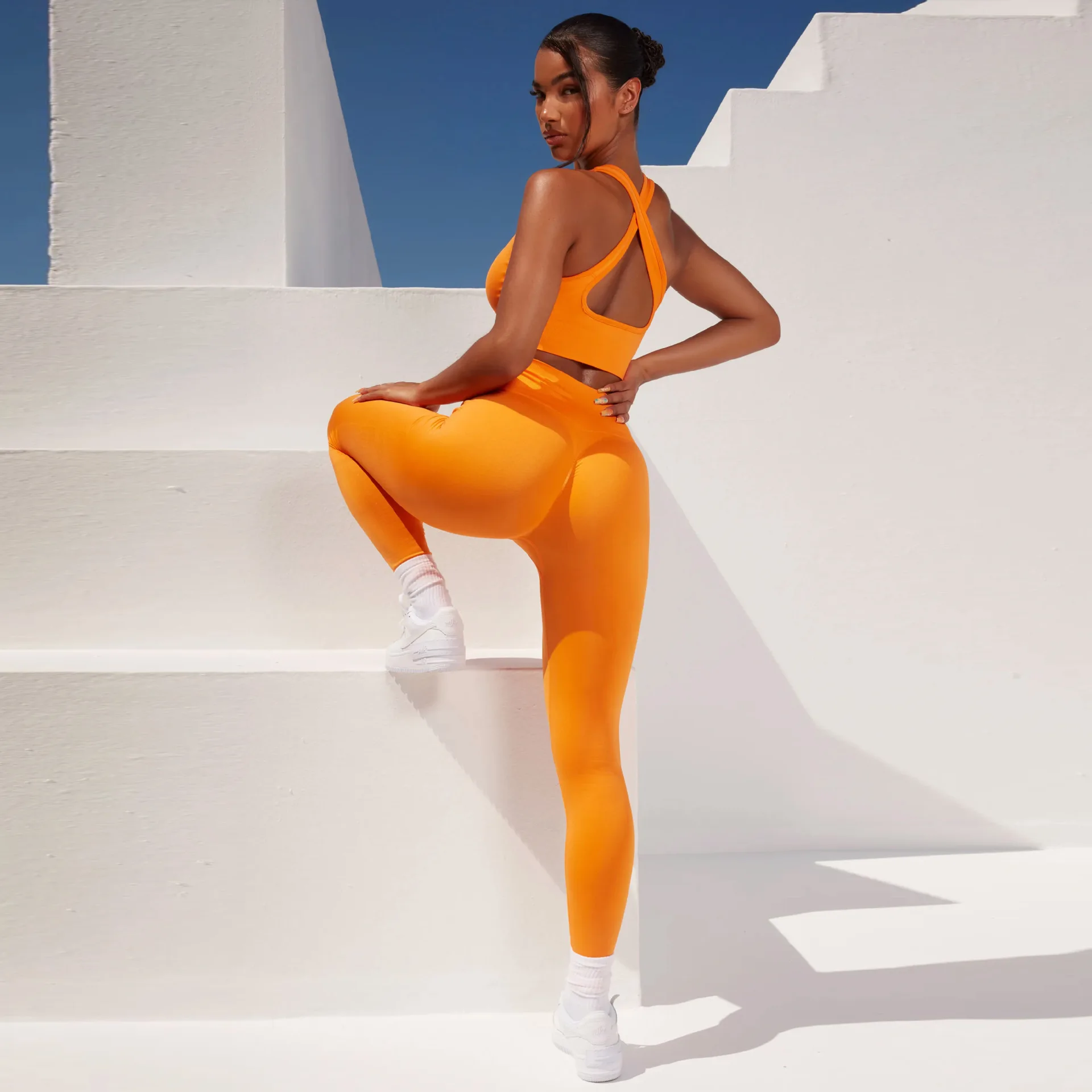 

2021Ins European and American Net Red Seamless Sexy Sports Bra Pants Fitness Suit Tight Sexy Yoga Suit Female Gym Set Women