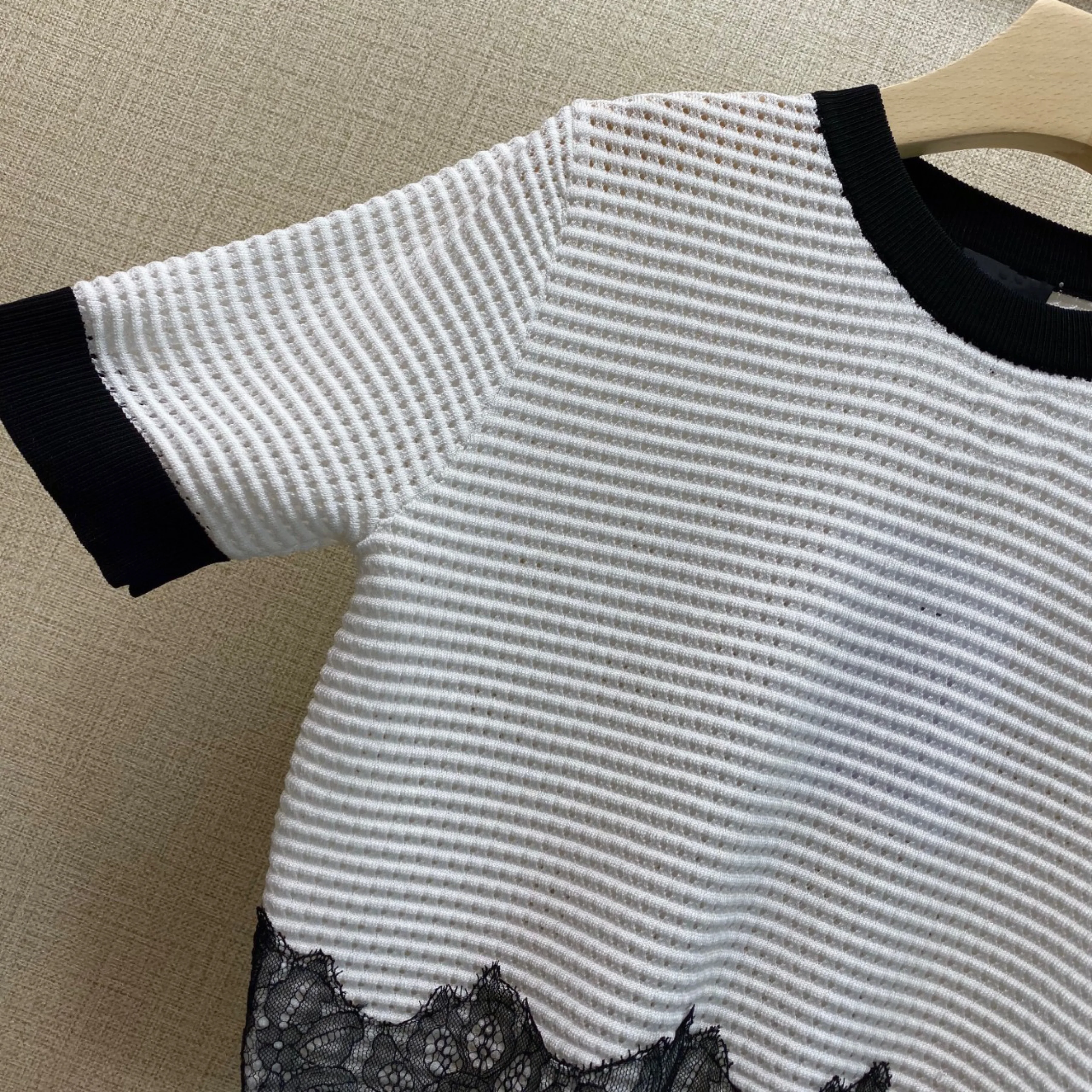 

21 Summer Small Fragrance Style Fashion Color Matching Lace Blouse Women's Round Neck Thin Section Hollow Short-Sleeved Sweater