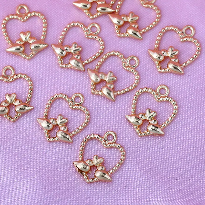 

Gold Color Zinc Alloy Cute Heart Love Shape Charms Pendant Metal Geomertry Pendants For DIY Handmade Hearts Necklace Accessories