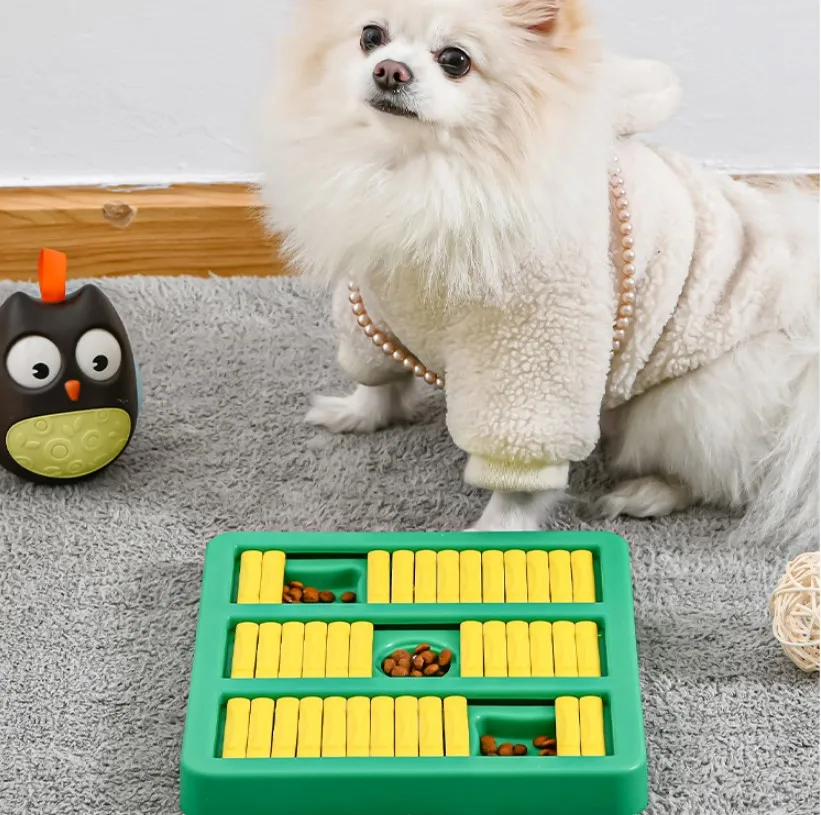 Зеленые игрушки для домашних животных IQ Move Снэк защита от удушения искусственная