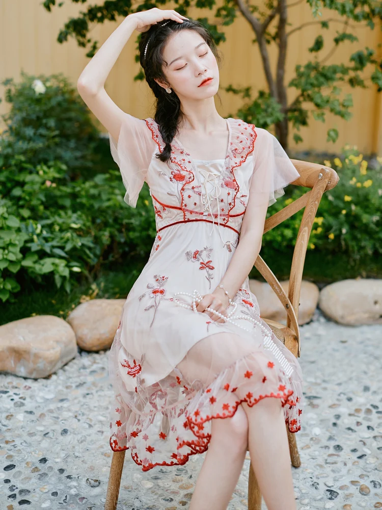 

Make spot French palace restoring ancient ways is the first love gentle embroidery waist super fairy dress very