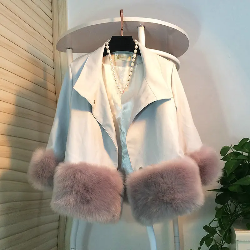 Модные женские осенние зимние Короткие Куртки из искусственной кожи с искусственным лисьим мехом, роскошная Качественная верхняя одежда из искусственной кожи в стиле пэчворк