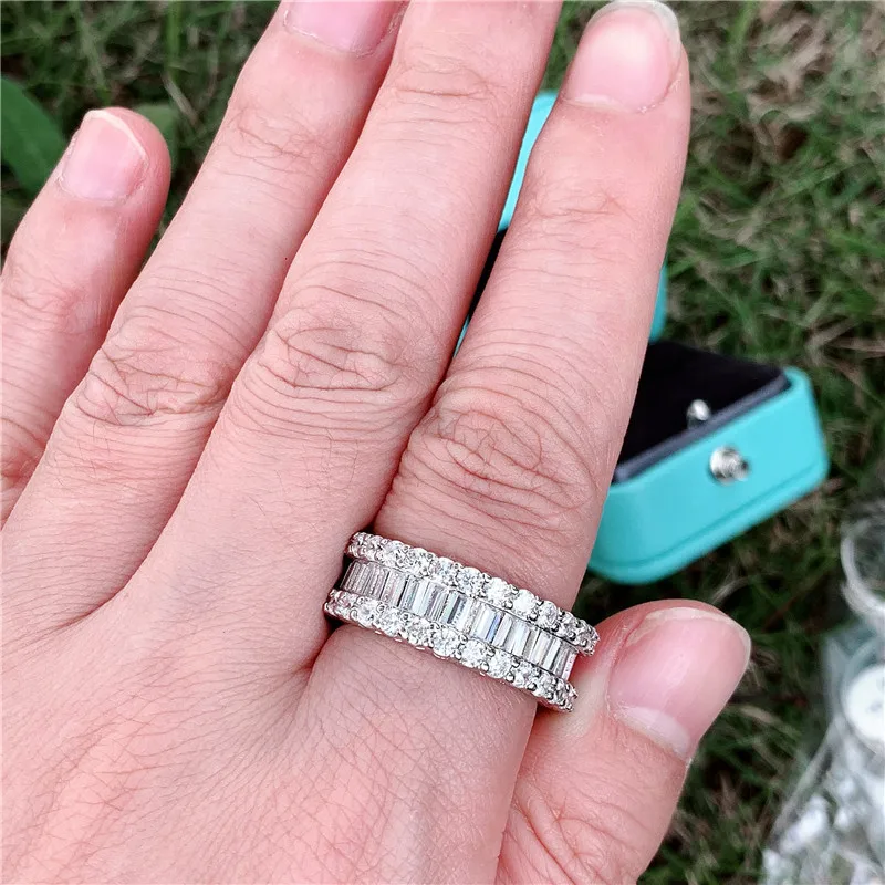 Кольцо женское из серебра 925 пробы с фианитами | Украшения и аксессуары