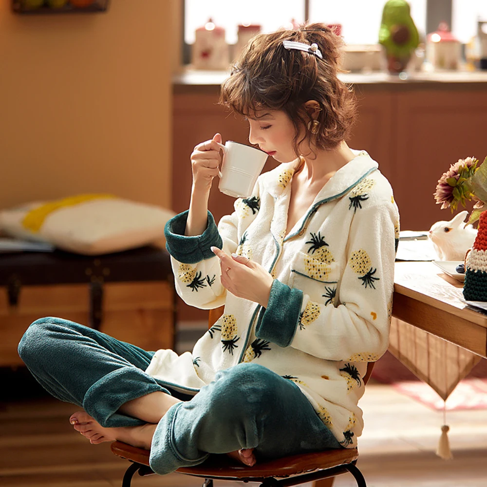 

YUANYUANJYCO Winter Women Regular Length Casual Coral Fleece Two Piece Outfits LNSTZ32 Thicken Warm High Quality Soft Clothes