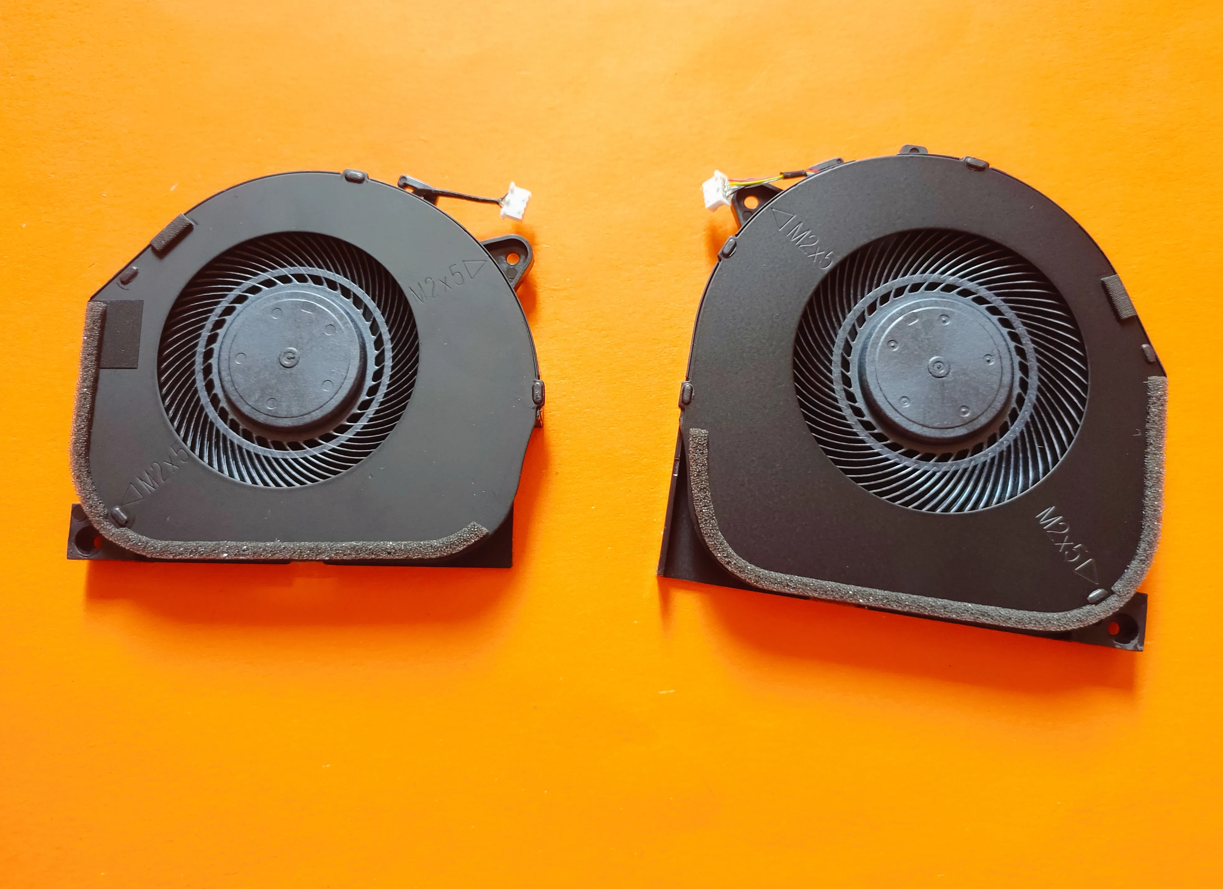 

New For Lenovo Savior Y530 Y7000 Cooling Fan DC28000DKF0 L+R