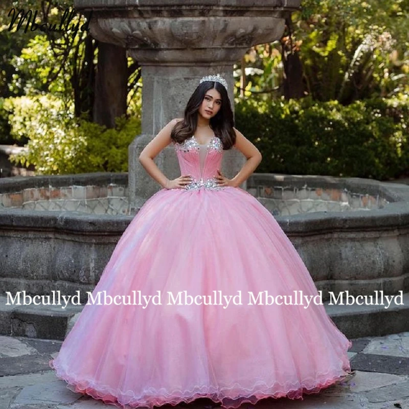 

Princess Pink Quinceanera Dresses 2023 Sweet 15 Ball Gown Sleeveless Appliques Crystal V Neck Long Party Pageant Dress