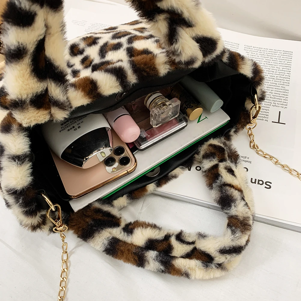 

Winter Plush Women's Bag Fashion Female Fluffy Handbags Messenger Bags Ladies Crossbody Bag Casual Exquisite Bag