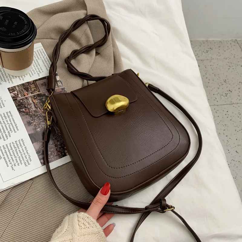 

High-quality Leather Retro Bucket Bag Female 2021 Spring New Trendy Fashion Lady Atmospheric Shoulder Bag Texture Messenger Bag