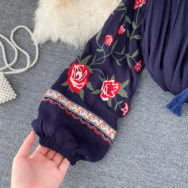 

2021 Spring Indie Folk Women Blouse Fashion Embroidery Flowers Lace-up Shirt Ladies Casual Loose Pullover Leisure Shirt Fashion