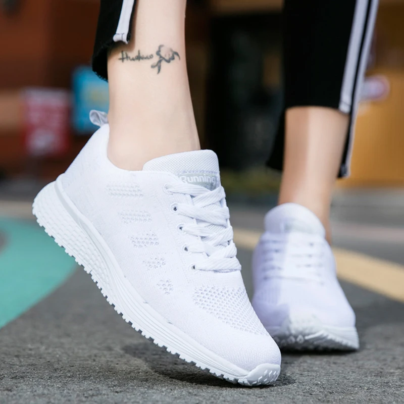 

Causal Couple Light Women's Flat Shoes Breathable Air Mesh Sport Women's Sneakers Outdoor Jogging Classic White Womens Shoes 44