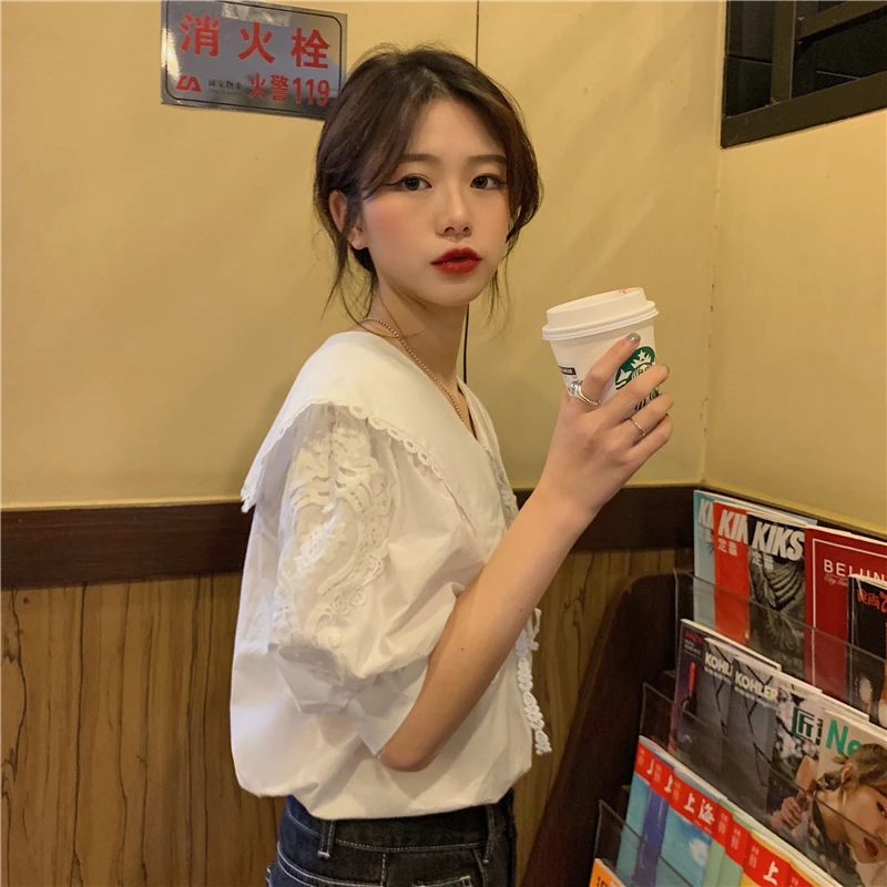 

Summer Korean Style 2021 New Slimming White Age-Reducing Lapel Lace Collar Puff Short Sleeve Lace Shirt Top for Women
