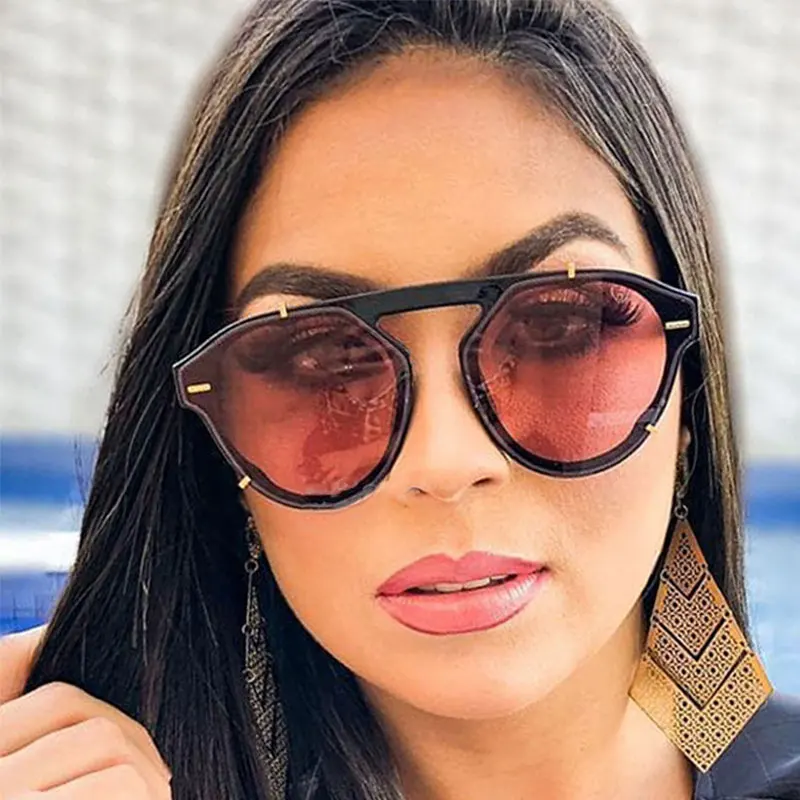 

Солнцезащитные очки с заклепками UV400, 50579