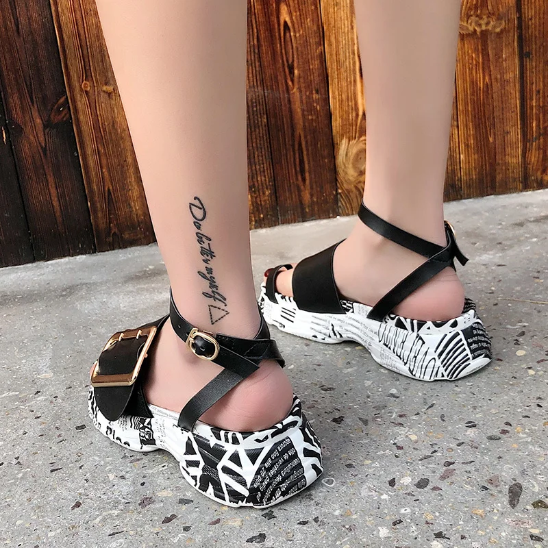 

2021 Summer New Fashion Shoes Women Open-toed Wedge Sandals Outdoor Leisure Cool Shoes Comfortable Work Shoes Metal Decoration
