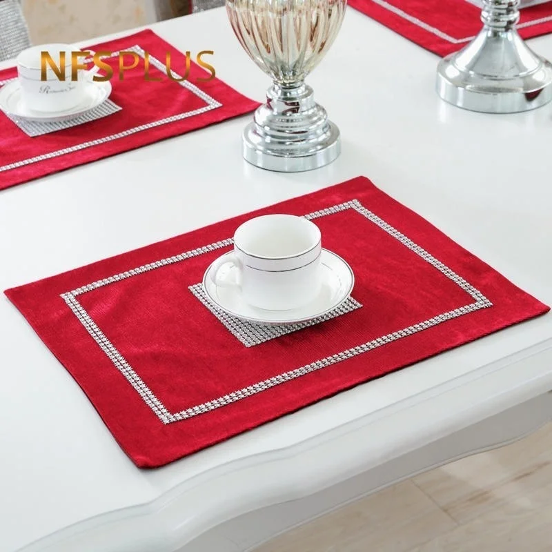 

2 шт роскошный алмаз коврики 30x40 см, красные, фиолетовые сатин бежевого цвета Настольный коврик дома и вечерние декоративные столовых покрыт...