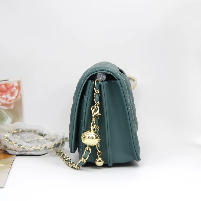 

2021 New Small Golden Ball Diamond Lattice Small Square Bag Chain One Shoulder Messenger Female Spring And Summer Fashion Trend