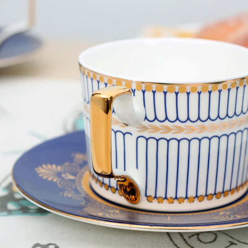 Европейский набор кофейных кружек из костяного фарфора 200 мл роскошная