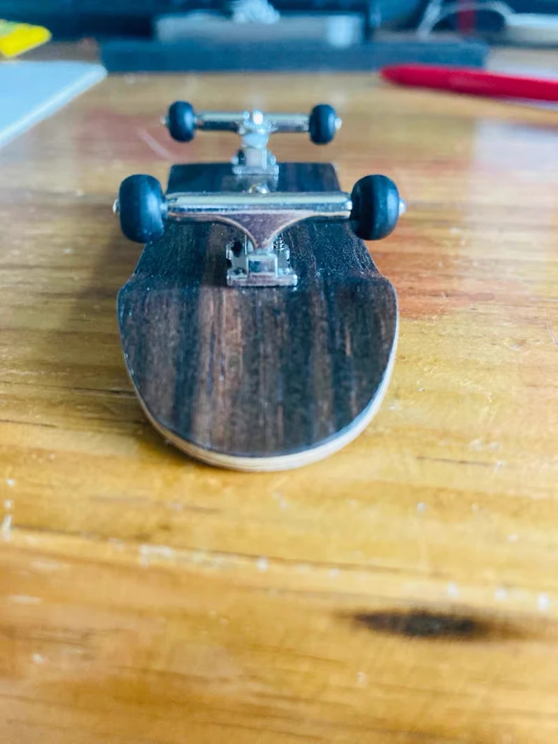 Скейтборд из эбенового дерева для детей |