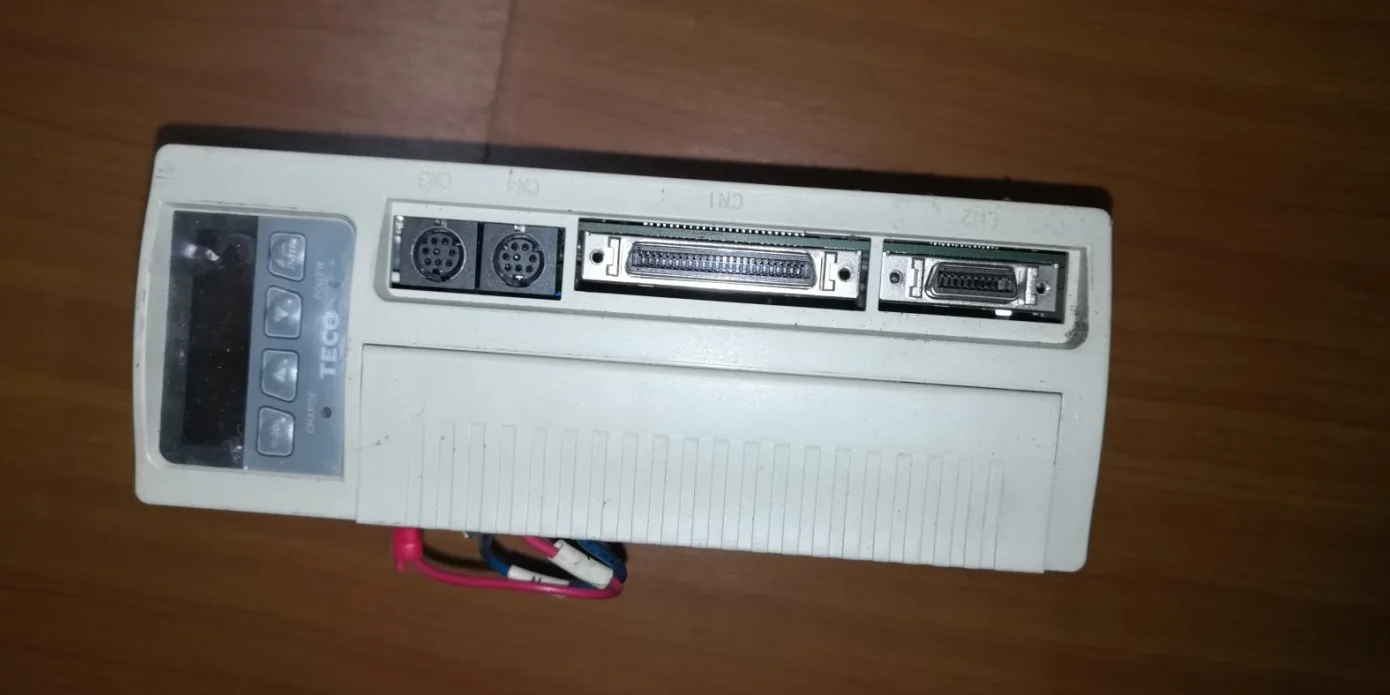 

JSDA-20A , servo driver ; used one, 85 % appearance new ; 3 months warranty , freely shipping